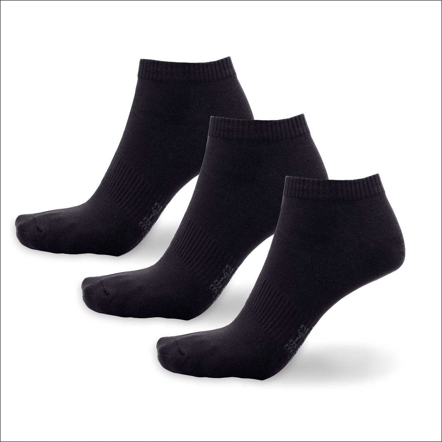 Sneakersocken aus Bambus in schwarz, 3er-Set, von grashalm