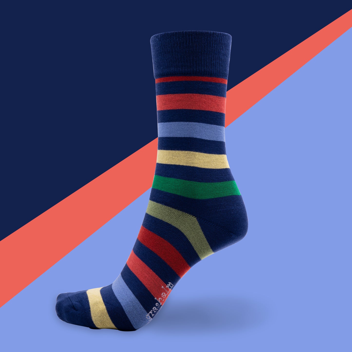 Socken aus Bambus in navy mit bunten Streifen von grashalm